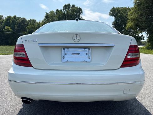 Used 2012 Mercedes-Benz C 250 Sedan image 4