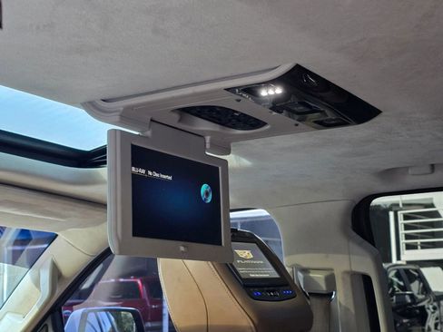 Used 2016 Cadillac Escalade ESV Platinum image 26