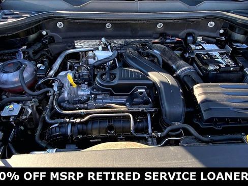 Certified 2025 Volkswagen Taos SE image 10