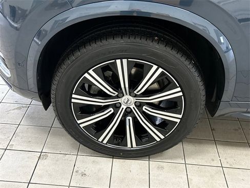 Used 2023 Volvo XC90 B5 Plus image 8