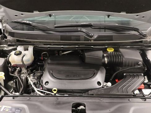 Used 2024 Chrysler Pacifica Touring-L FWD image 25
