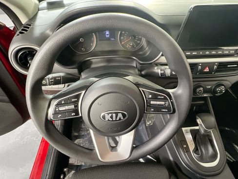 Used 2021 Kia Forte LXS image 11