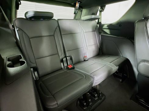 Used 2026 GMC Yukon Denali w/ Denali Reserve Package AWD/4WD image 36