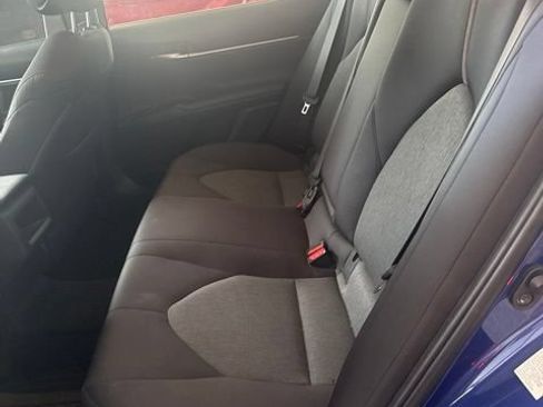 Used 2018 Toyota Camry LE FWD image 3