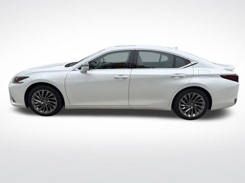 Used 2024 Lexus ES 300h Ultra Luxury w/ Accessory Package (Z2) FWD image 8