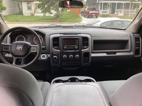 Used 2017 RAM 1500 Express image 5