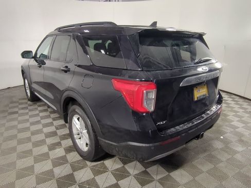 Certified 2022 Ford Explorer XLT w/ Equipment Group 202A image 5