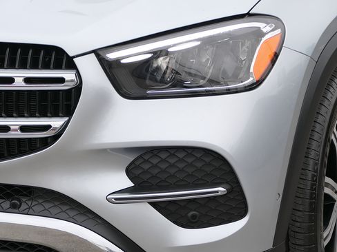 Used 2025 Mercedes-Benz GLE 350 4MATIC image 9