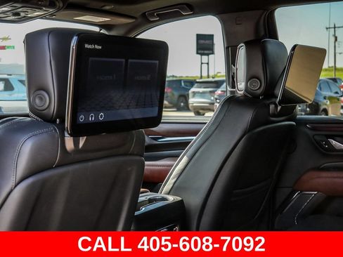 Used 2023 GMC Yukon Denali Ultimate AWD/4WD image 30