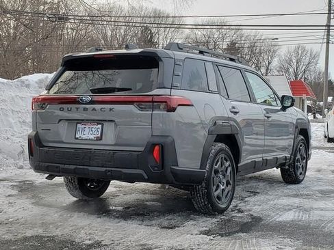 Used 2026 Subaru Outback Premium image 3