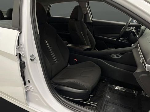 Used 2021 Hyundai Elantra Blue image 28