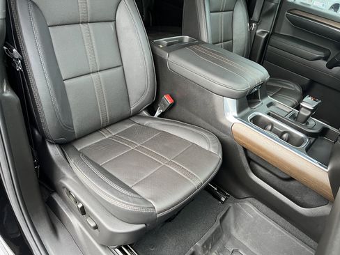 Used 2024 Chevrolet Silverado 1500 High Country w/ Technology Package image 24