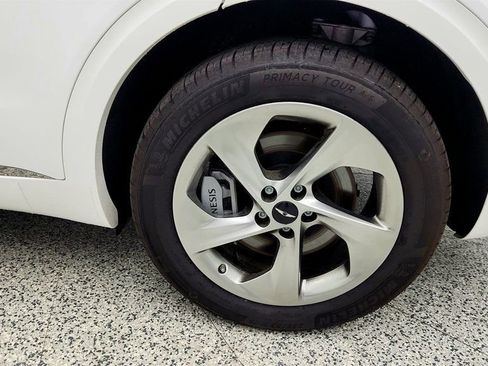 Used 2026 Genesis GV70 2.5T Advanced image 9