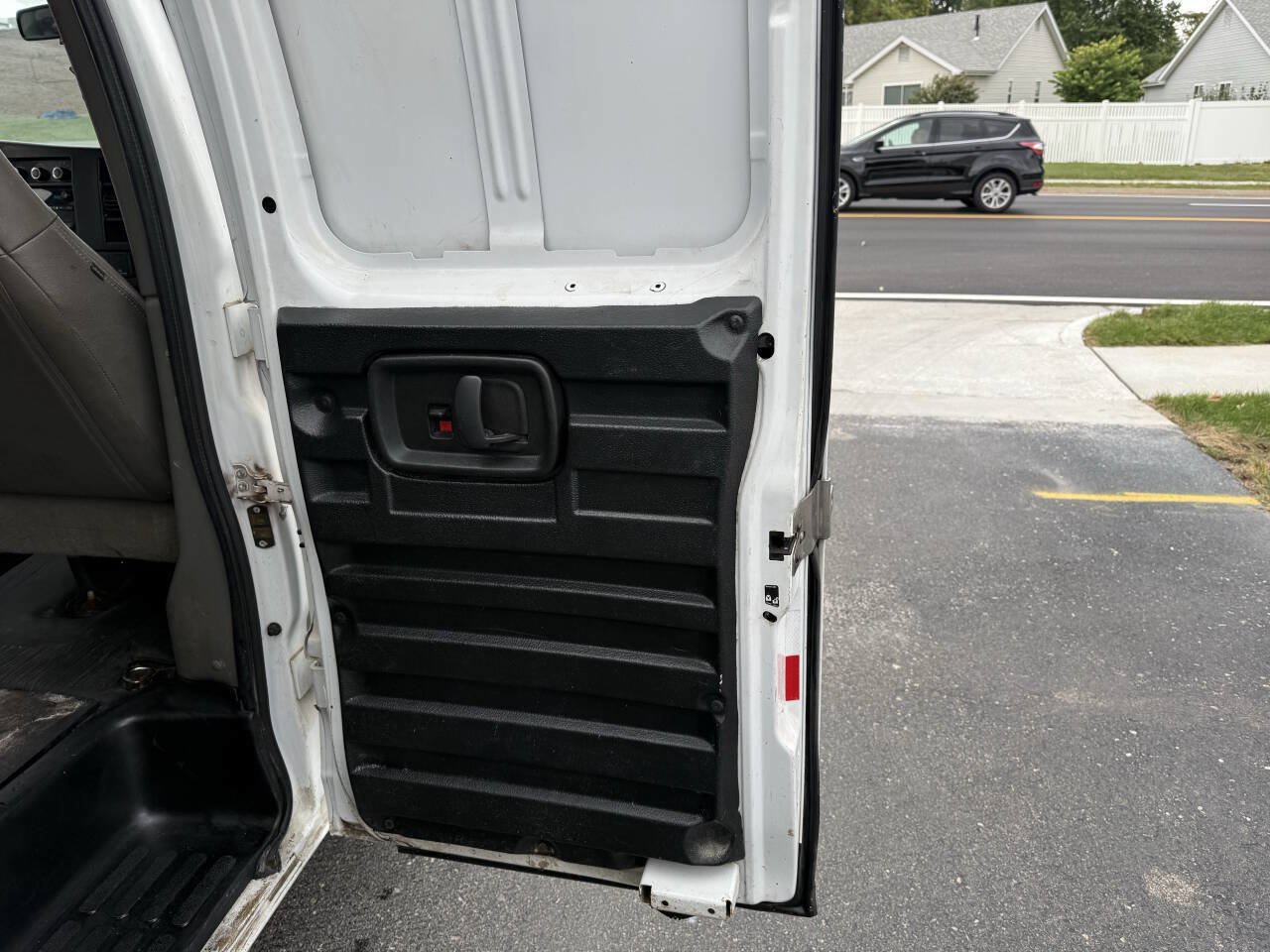Used 2017 Chevrolet Express 2500 RWD image 11