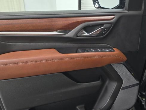 Used 2023 GMC Yukon Denali Ultimate image 14