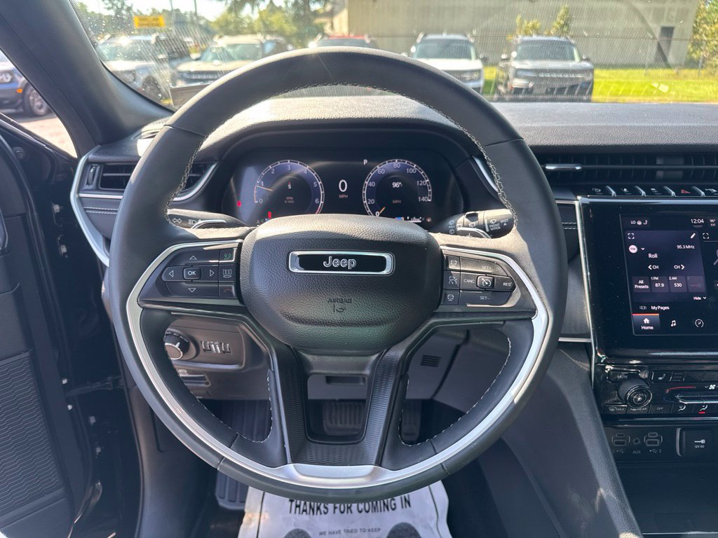 Used 2024 Jeep Grand Cherokee L Laredo AWD/4WD image 17