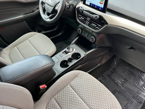 Used 2022 Ford Escape SE image 13