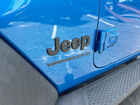 Used 2021 Jeep Wrangler Sport AWD/4WD image 18