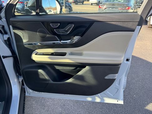 New 2026 Lincoln Corsair Premiere image 29