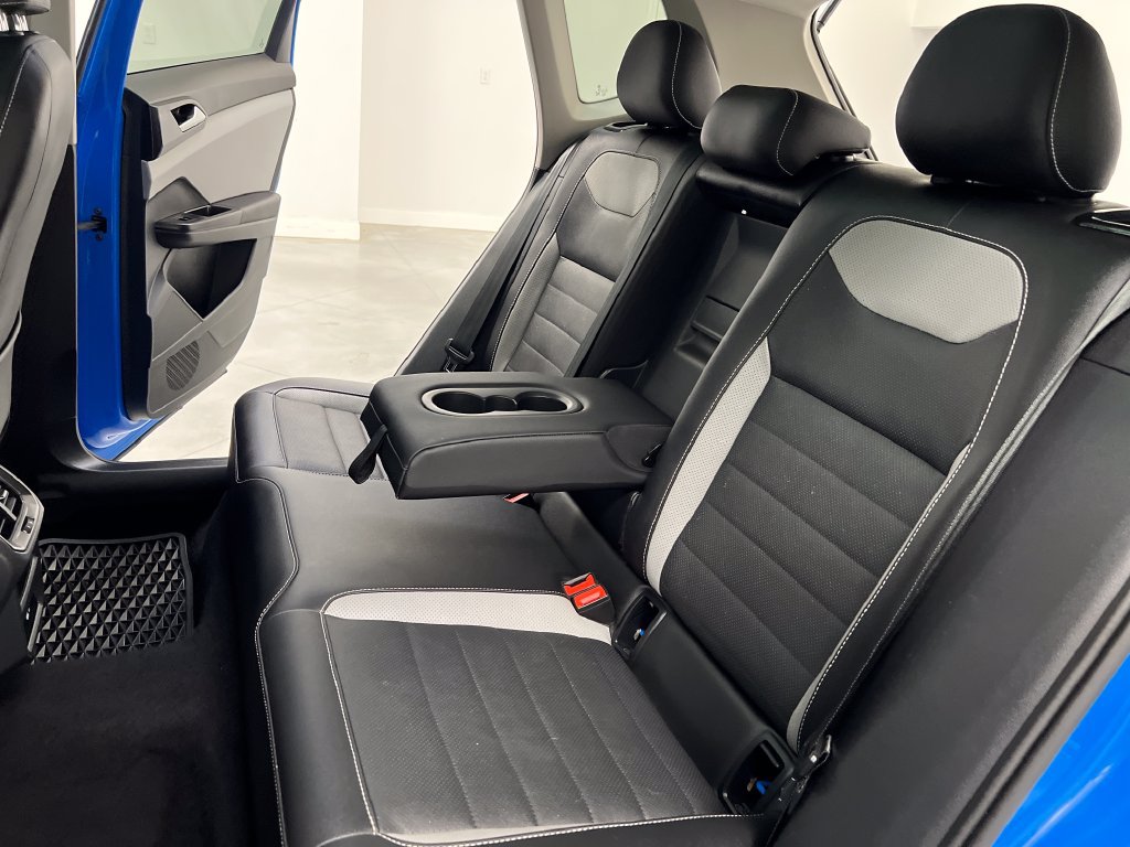 Used 2022 Volkswagen Taos SEL w/ Panoramic Sunroof Package AWD/4WD image 19