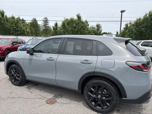 Used 2025 Honda HR-V Sport image 2