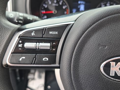 Used 2022 Kia Sportage LX image 12