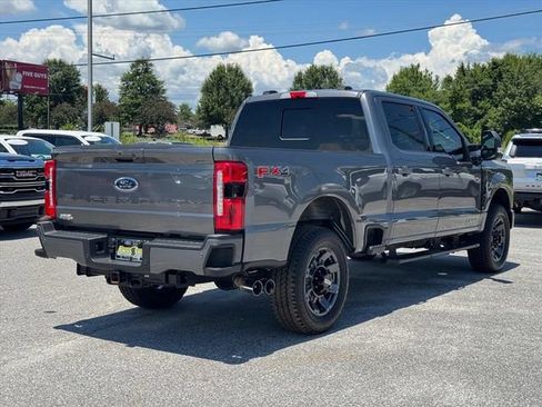Used 2023 Ford F250 Lariat w/ Lariat Ultimate Package AWD/4WD image 3