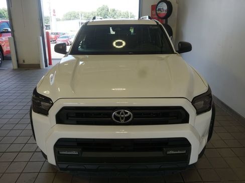 Used 2025 Toyota 4Runner SR5 AWD/4WD image 11