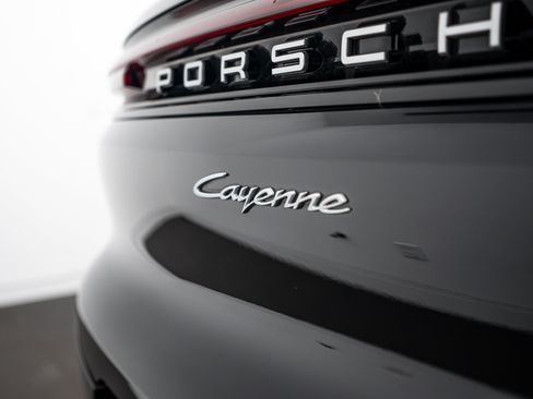 Certified 2026 Porsche Cayenne AWD/4WD image 27