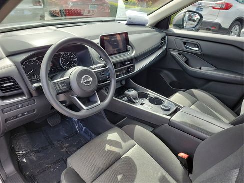 Used 2024 Nissan Rogue SV image 22