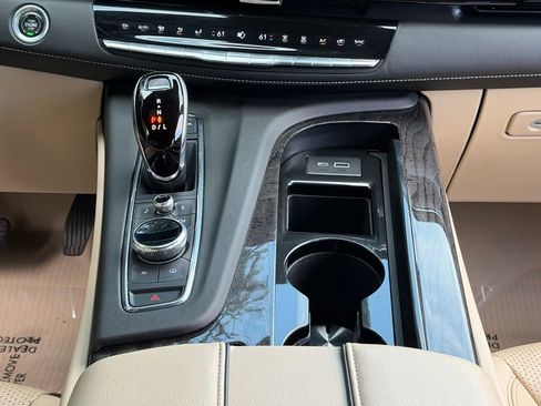 Used 2022 Cadillac Escalade Premium Luxury w/ Performance Package AWD/4WD image 50