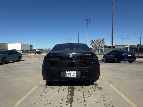 Used 2025 BMW i7 xDrive60 w/ Executive Package image 4