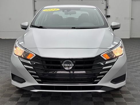 Used 2024 Nissan Versa SV FWD image 11
