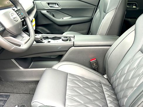 New 2026 Nissan Rogue Platinum AWD/4WD image 10