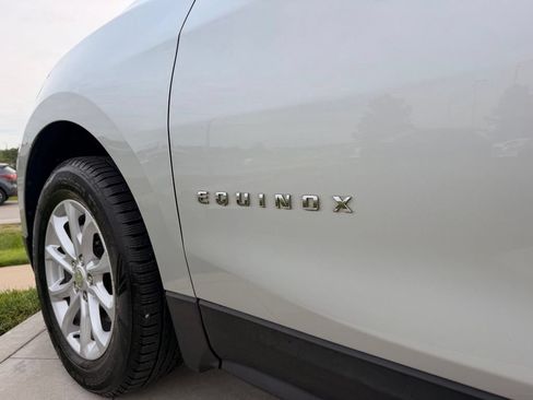 Used 2021 Chevrolet Equinox LS w/ LS Convenience Package AWD/4WD image 16