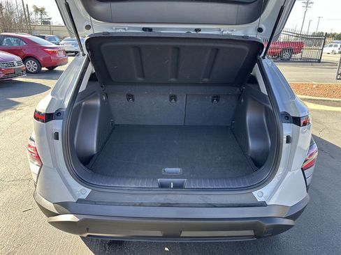 Used 2025 Hyundai Kona SEL image 9