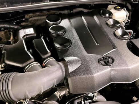 Certified 2024 Toyota 4Runner TRD Off-Road Premium AWD/4WD image 32