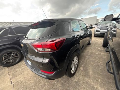 Used 2023 Chevrolet TrailBlazer LS FWD image 3