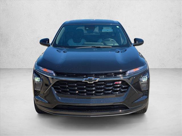 Used 2024 Chevrolet Trax RS w/ Sunroof Package FWD image 2