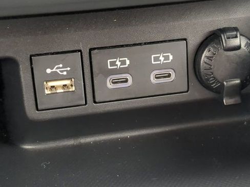 Used 2023 Toyota Highlander L FWD image 21