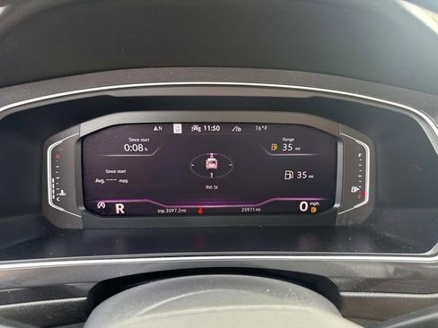 Used 2022 Volkswagen Tiguan SEL R-Line image 36