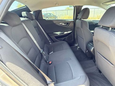 Used 2022 Chevrolet Malibu LS FWD image 17