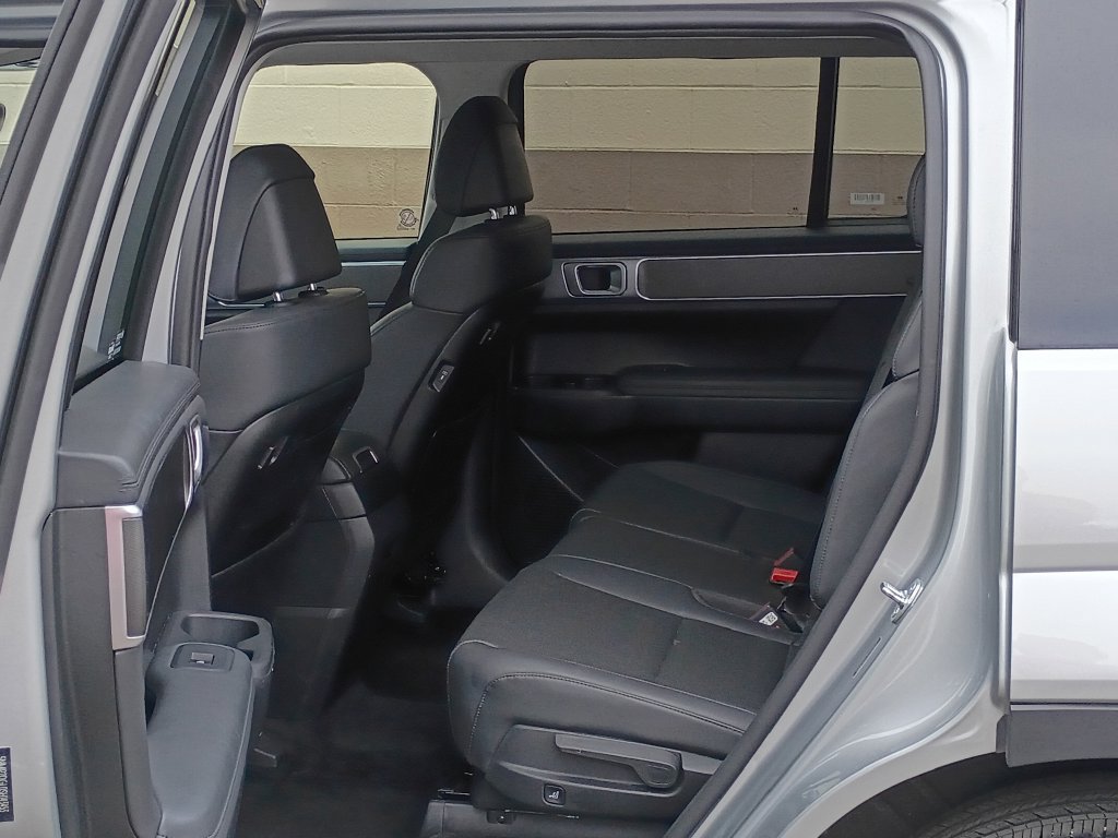 Certified 2025 Hyundai Santa Fe SEL AWD/4WD image 17