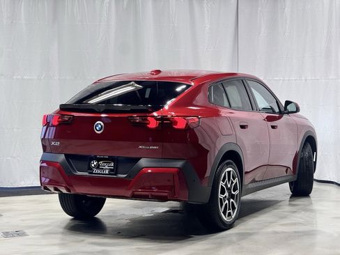 Certified 2025 BMW X2 xDrive28i image 6