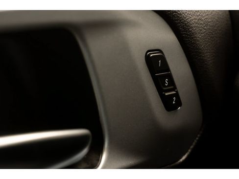 Used 2025 Chrysler Pacifica Limited FWD image 34