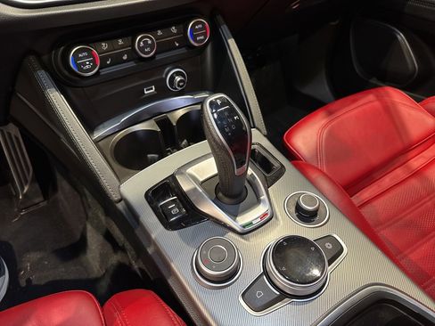 Used 2023 Alfa Romeo Stelvio Veloce image 20
