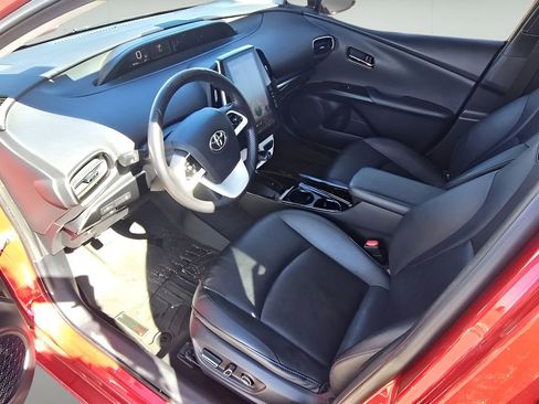 Used 2017 Toyota Prius Prime Premium w/ Carpet Mat Package image 24