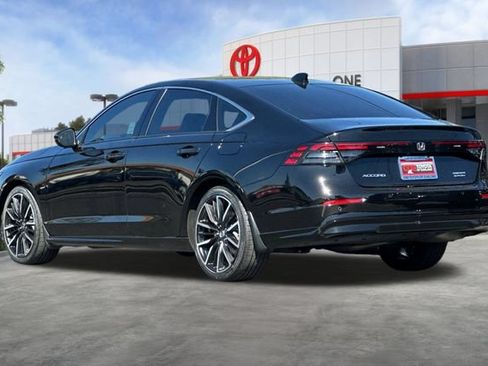 Used 2025 Honda Accord Touring image 6