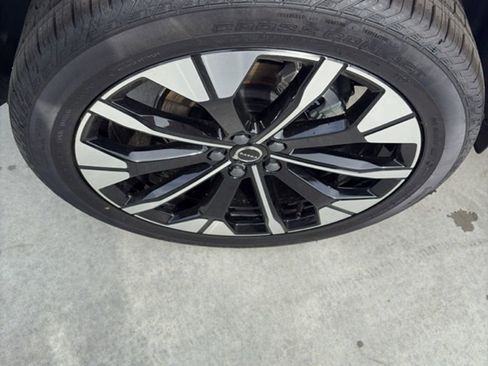 New 2026 Volvo XC60 B5 Plus w/ Protection Package Premier image 16