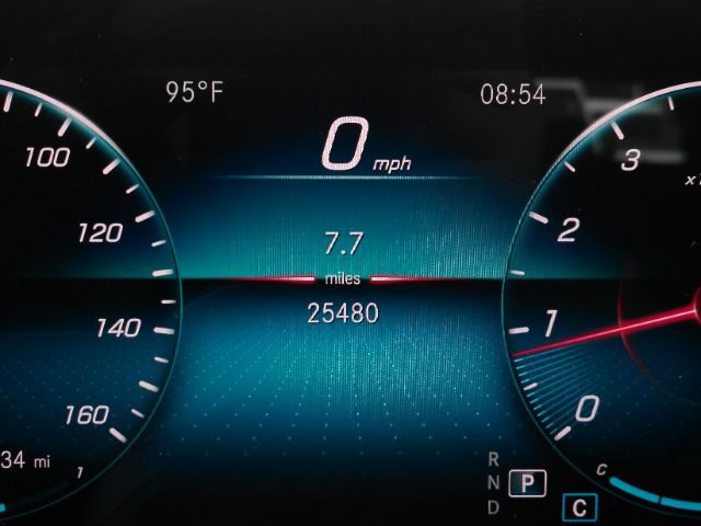 Used 2022 Mercedes-Benz GLB 250 4MATIC w/ Premium Package Lite image 39
